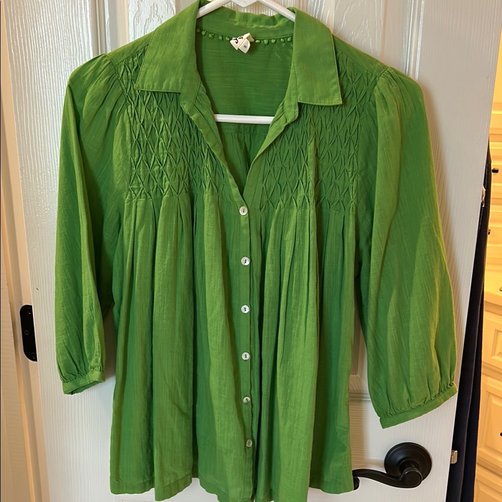 Ivy Jane Green Women's Top with Button-Down Front
